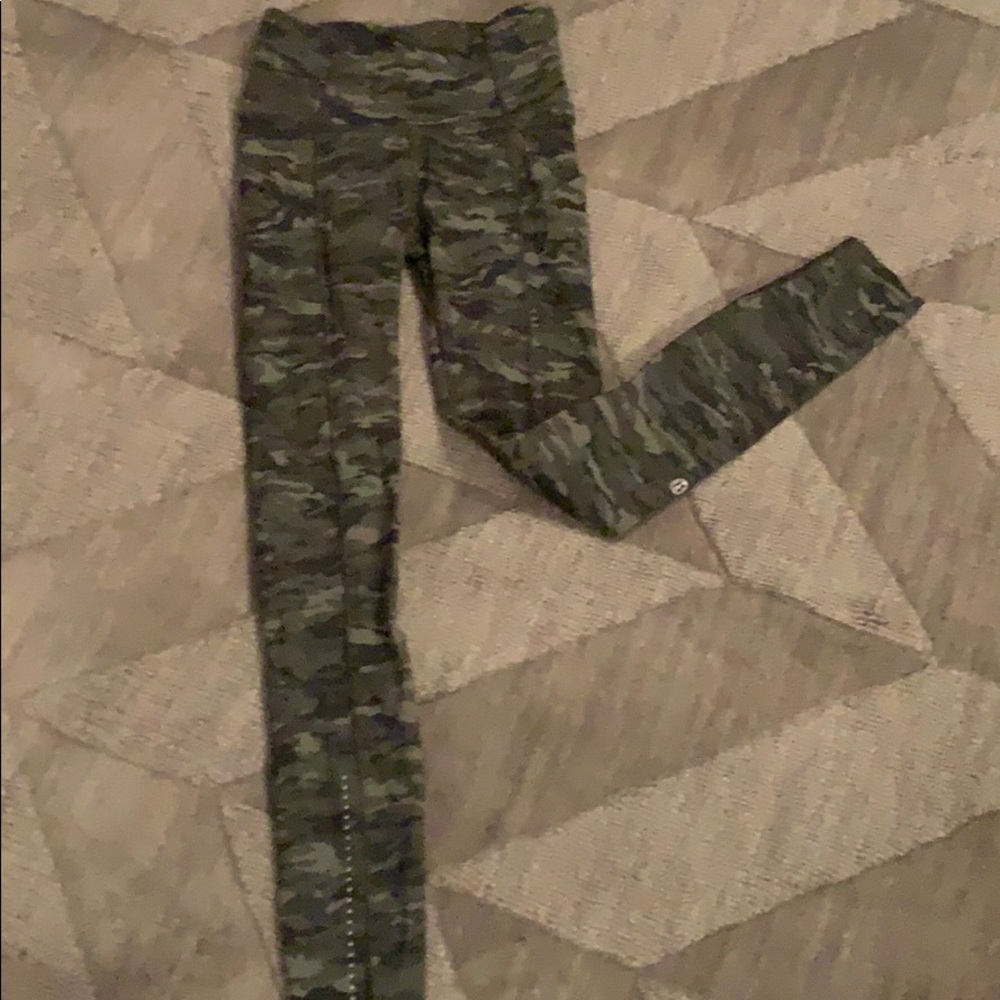 lulu lemon camouflage leggings